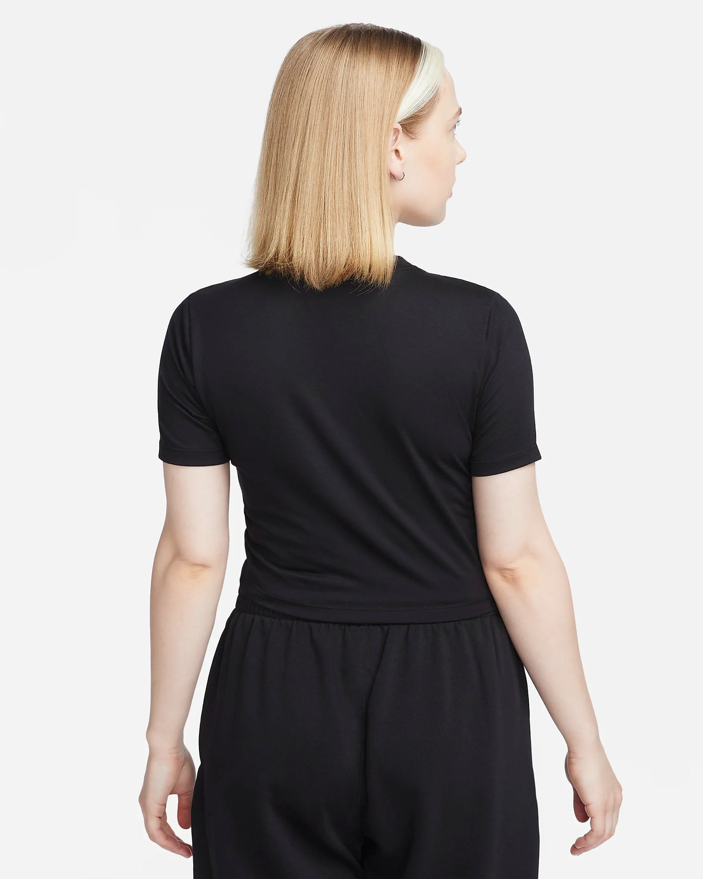 Nike Sportswear Essential Women's Slim Cropped T-Shirt