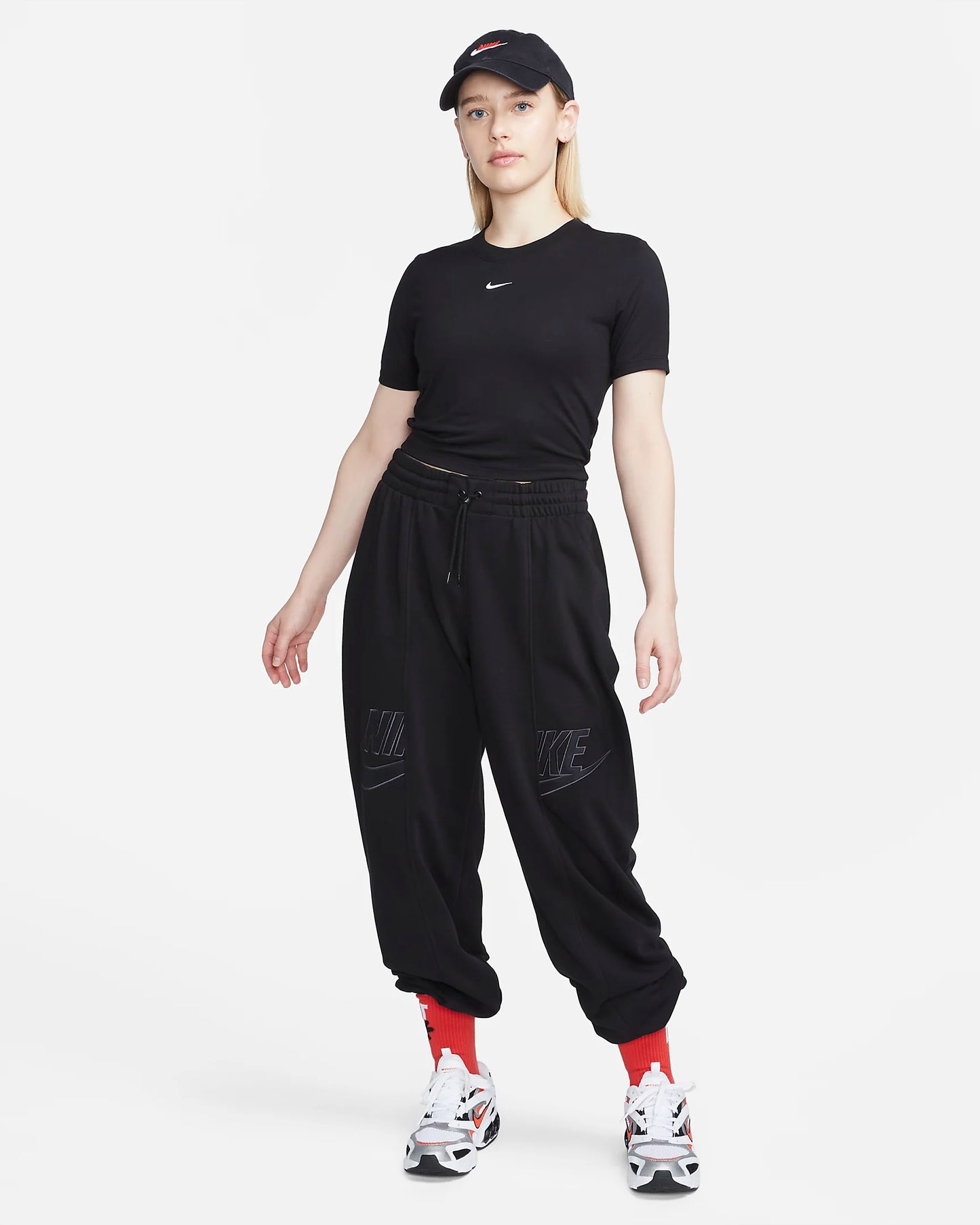 Nike Sportswear Essential Women's Slim Cropped T-Shirt