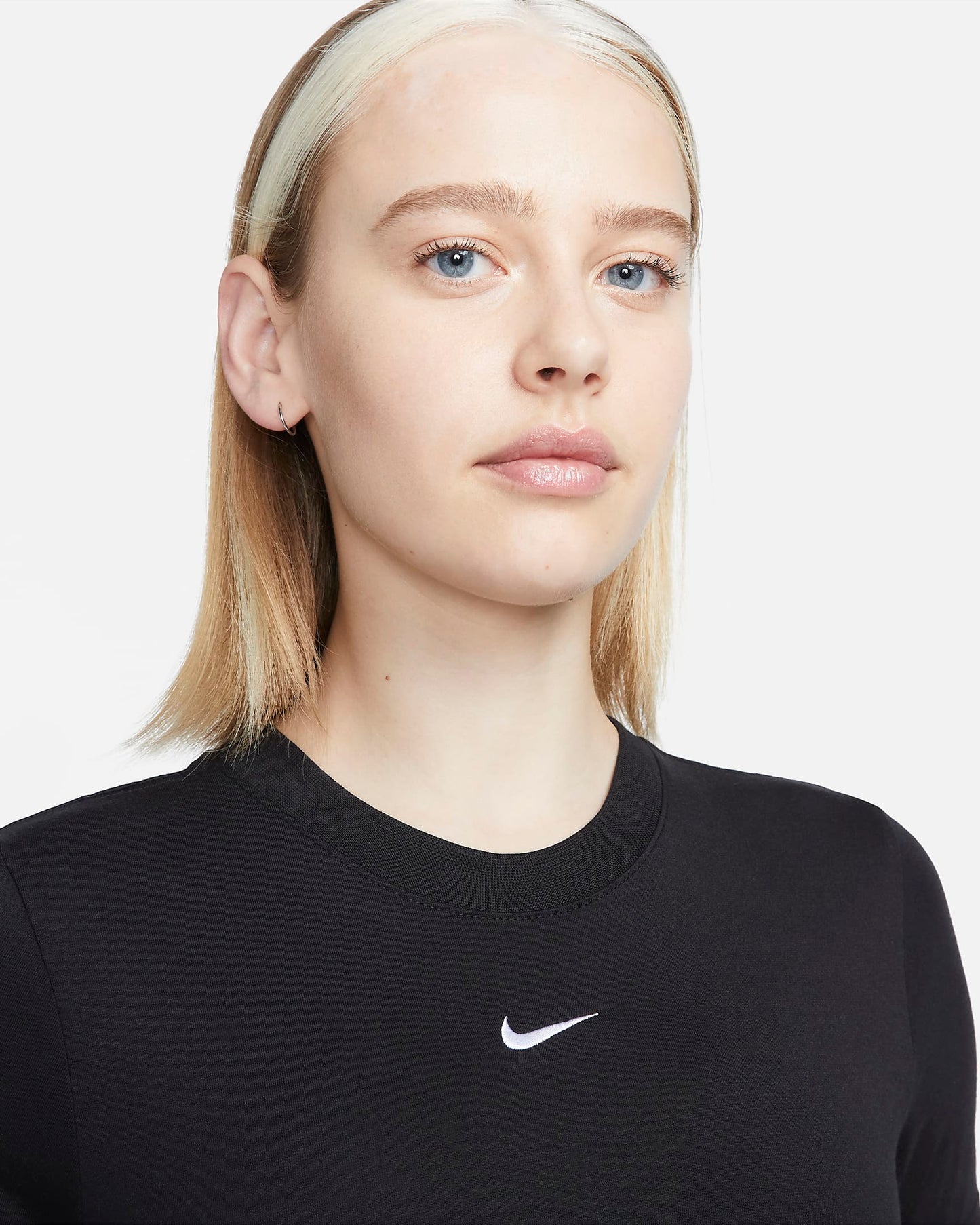 Nike Sportswear Essential Women's Slim Cropped T-Shirt