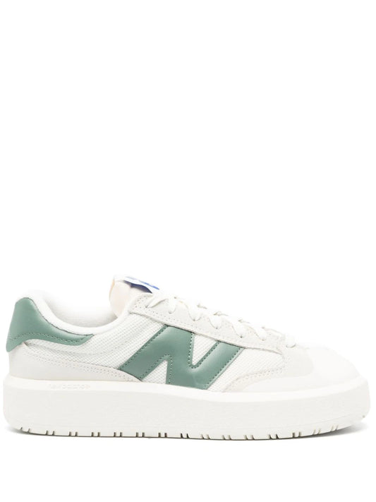 New Balance logo-patch lace-up