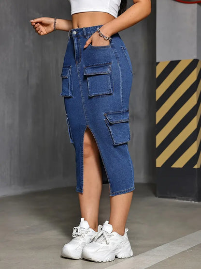 Women's Denim Skirt With Multiple Pockets And Slit Detail