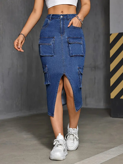Women's Denim Skirt With Multiple Pockets And Slit Detail
