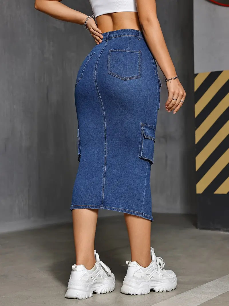 Women's Denim Skirt With Multiple Pockets And Slit Detail