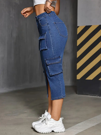 Women's Denim Skirt With Multiple Pockets And Slit Detail